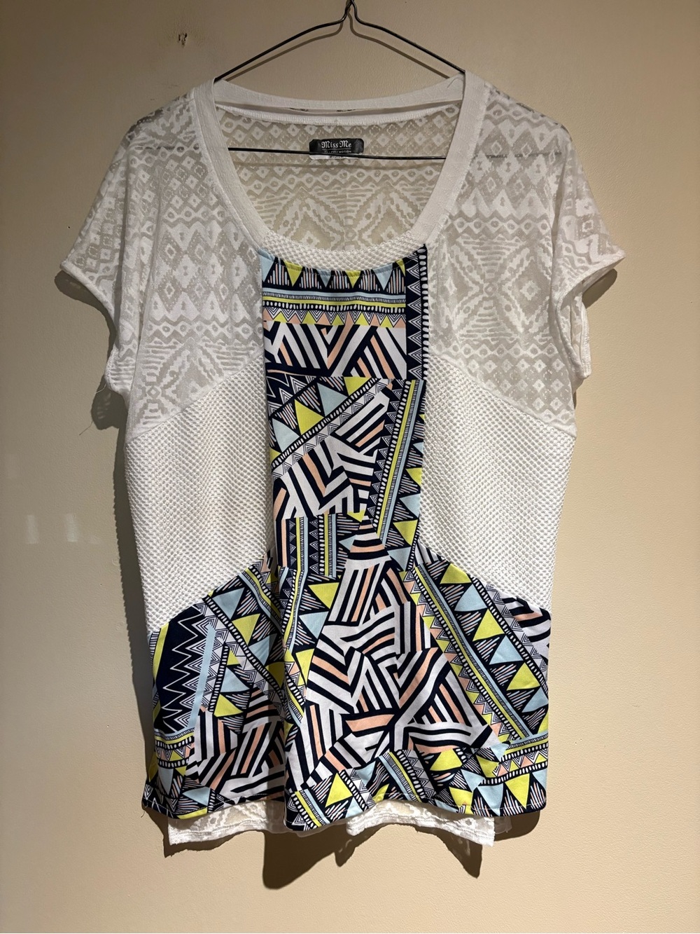 Miss Me Geometric Print Mesh Short Sleeve Shirt Size Medium White Y2K Sheer